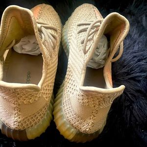 Sneakers. Excellent condition.